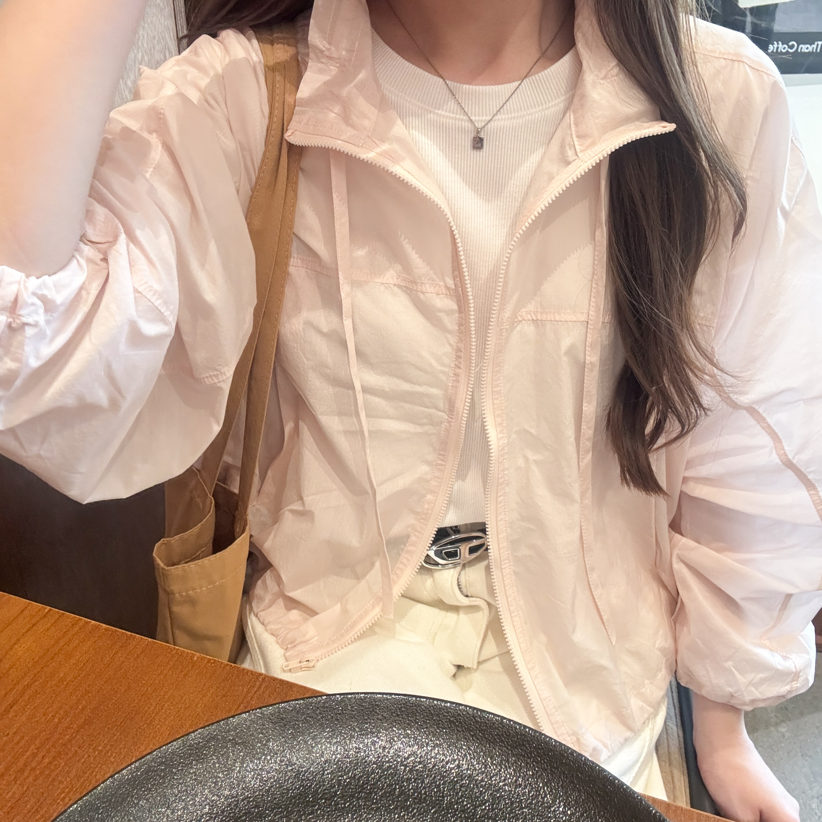 粉紅薄風褸外套
