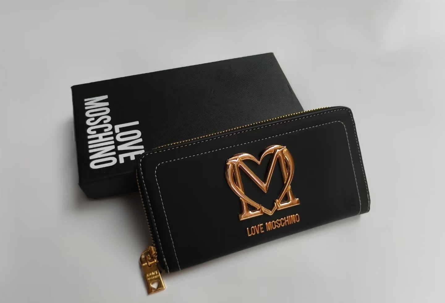Love Moschino 黑色併金扣長銀包