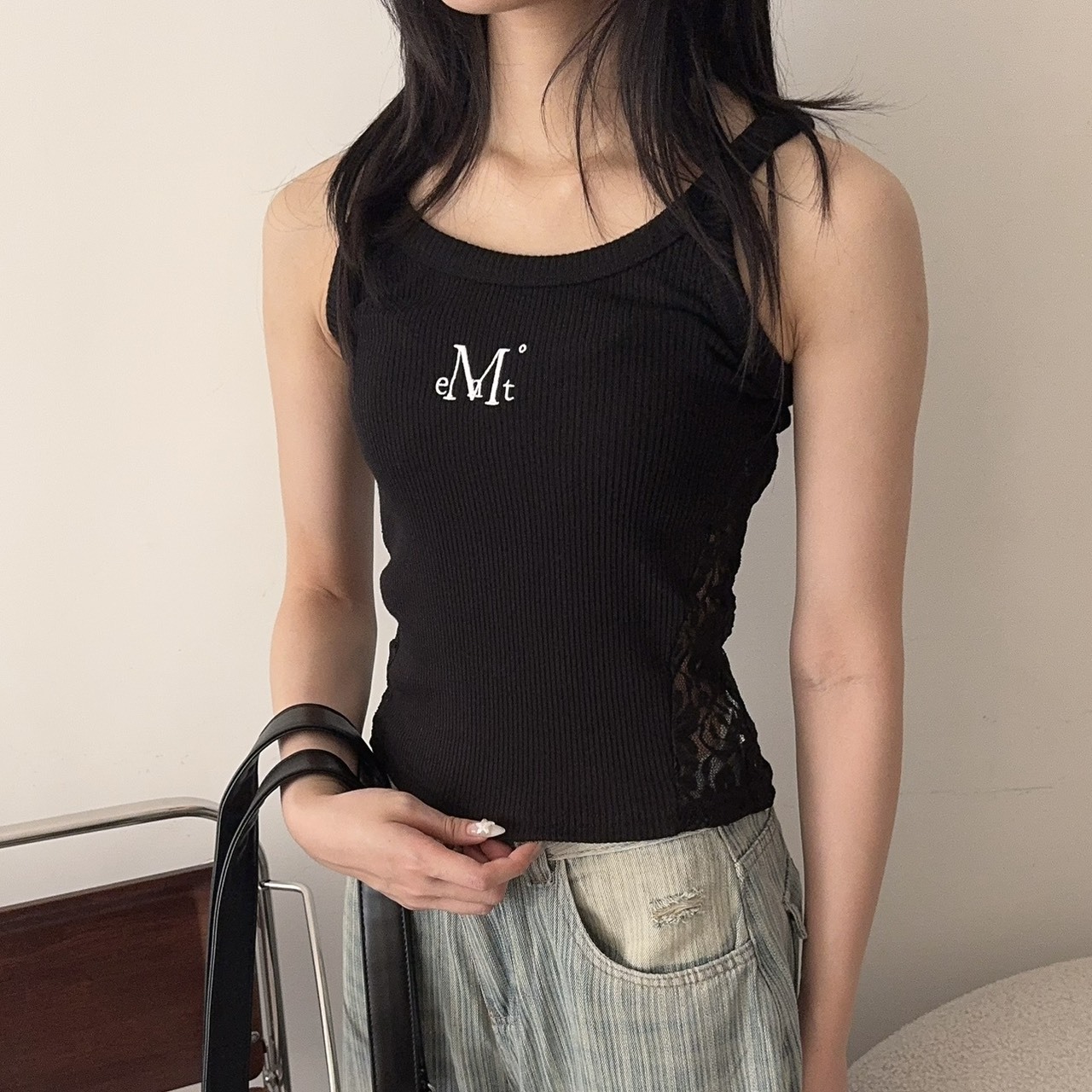 （現貨）韓牌 MUCENT LUCIA 蕾絲 修身 背心 P0000CKS