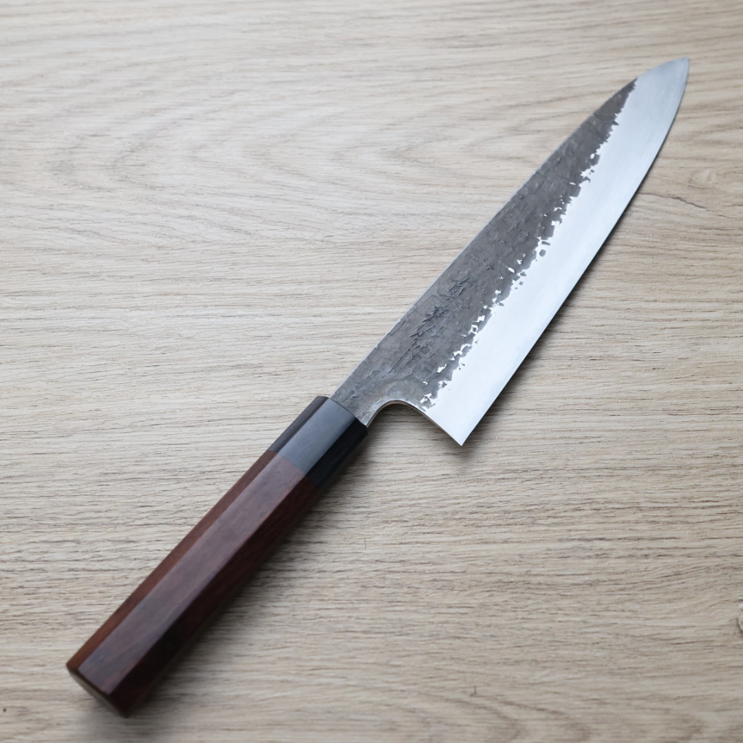 田所真琴 牛刀 210mm 銀三鋼 黑打鎚目