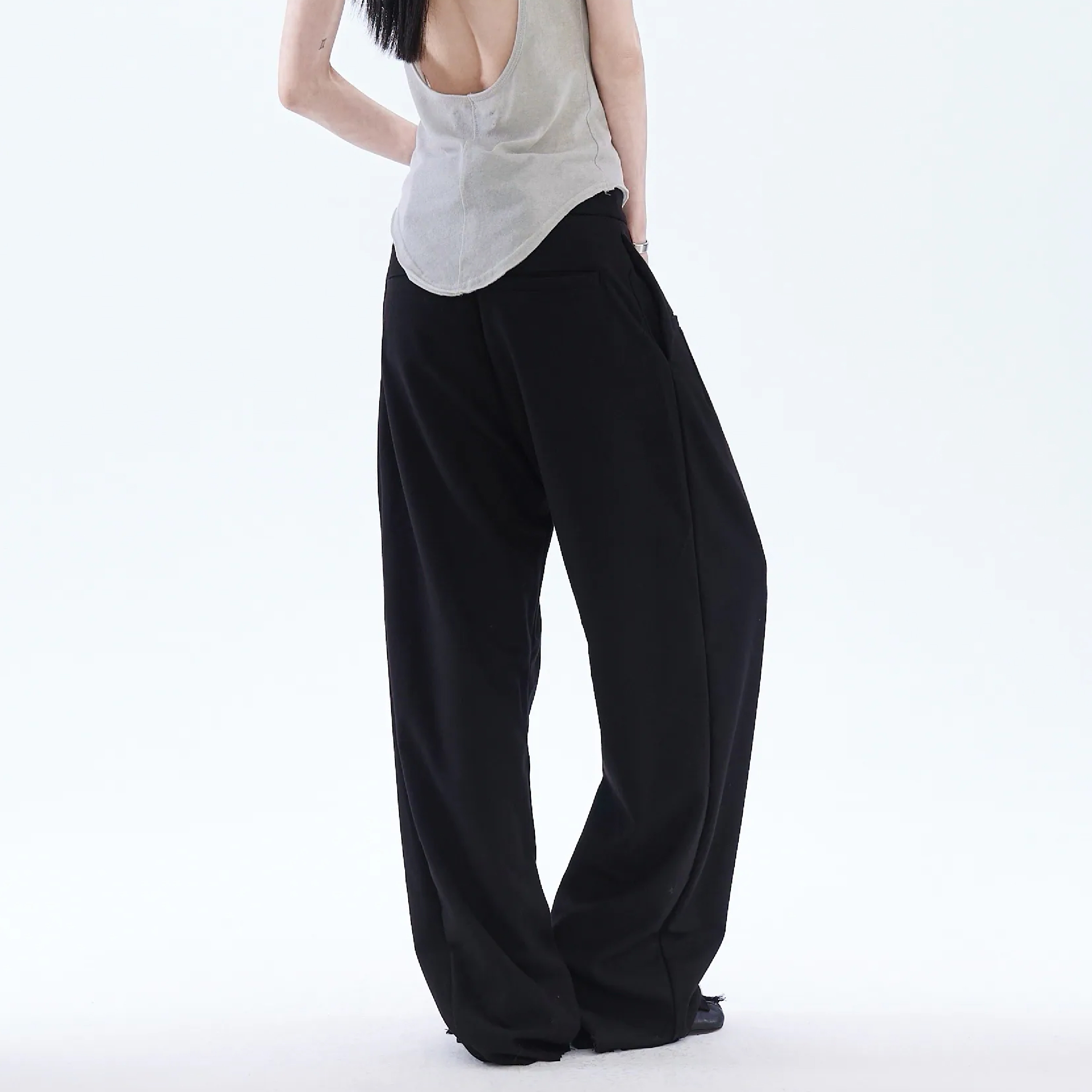 pip Frayed-Hem Pleated Pant