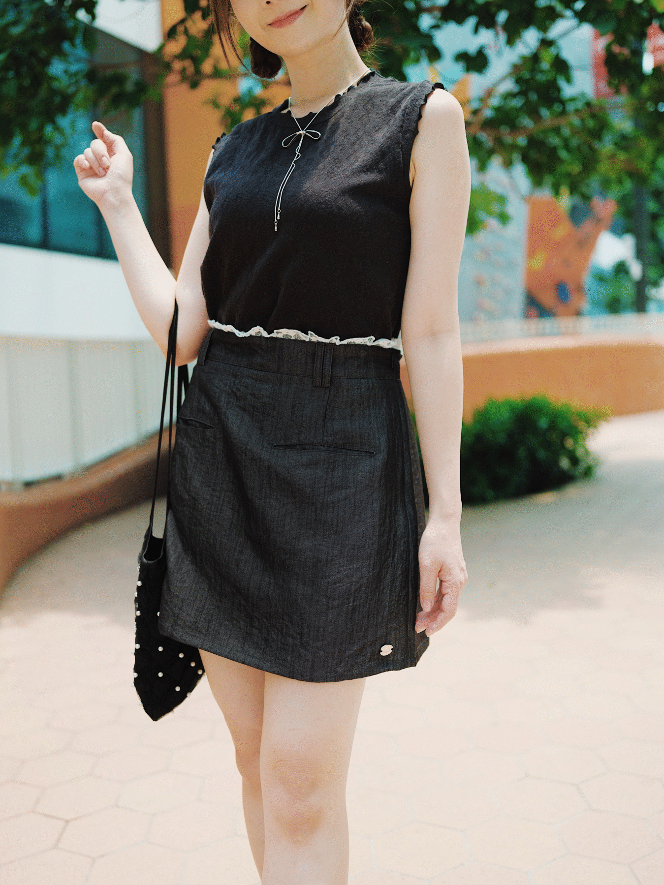 三色 / 蕾絲腰圍貼袋竹節棉短裙 / Lace-Trim Patch Pocket Slub Cotton Mini Skirt