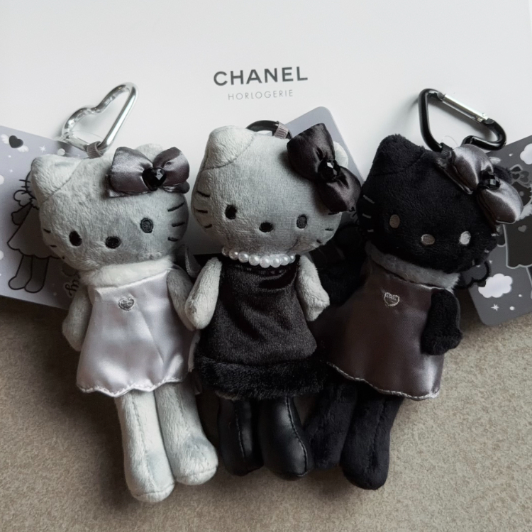 日本 SANRIO Hello Kitty Black Angel系列長腳掛飾 天使 灰