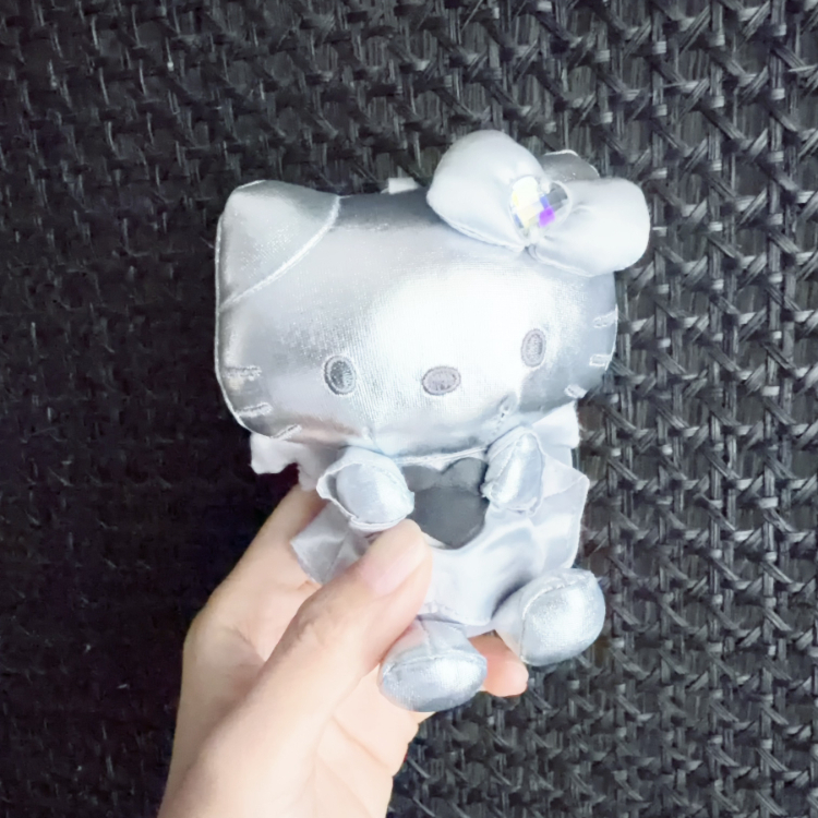 日本 SANRIO Hello Kitty Black Angel系列 小天使抱愛心 皮革 銀