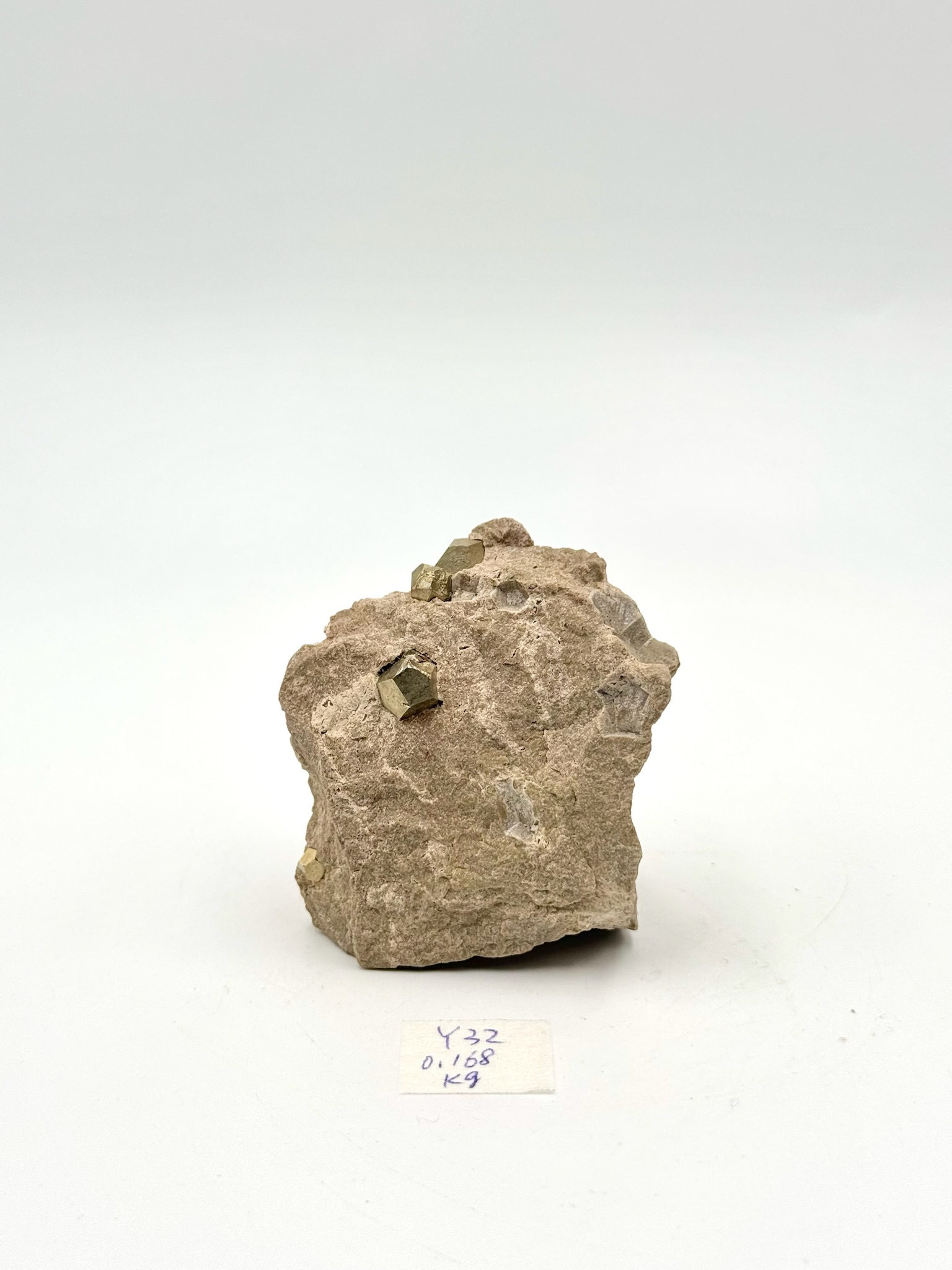 DO254 Y32 金屬礦0.168kg