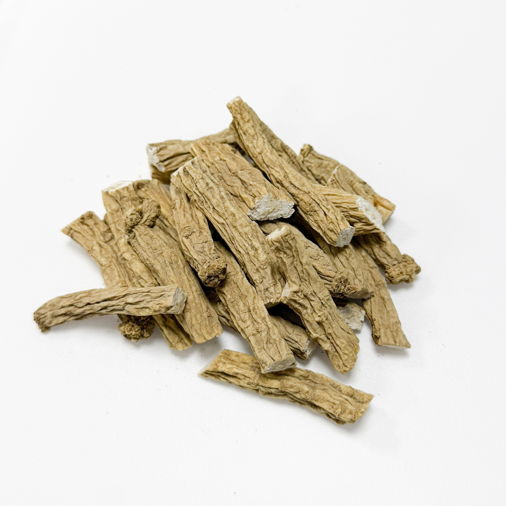 清洗烘乾並剪切成小段的紋黨蔘