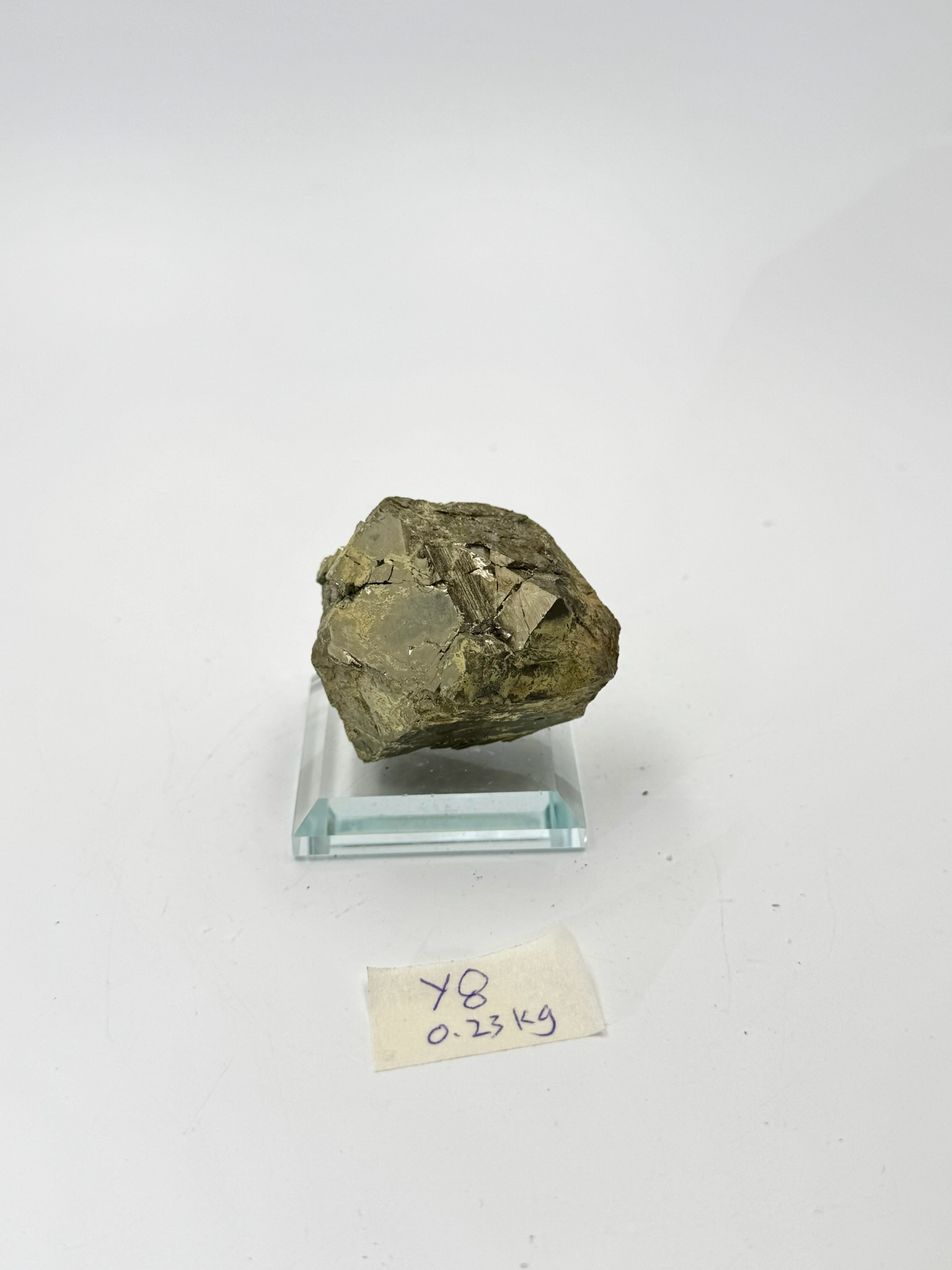 DO231 Y8 金屬礦0.23kg