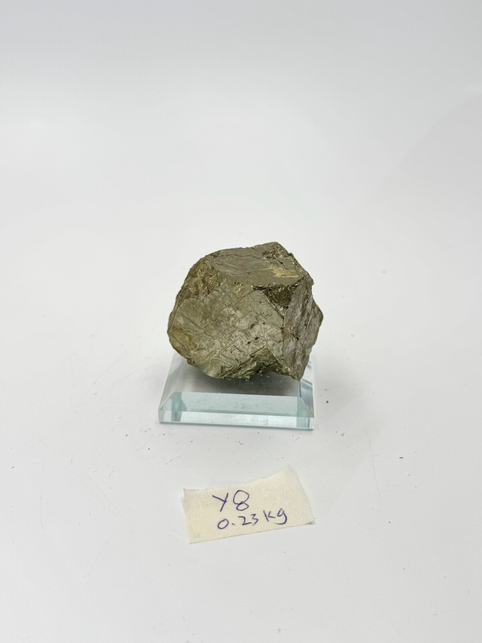 DO231 Y8 金屬礦0.23kg