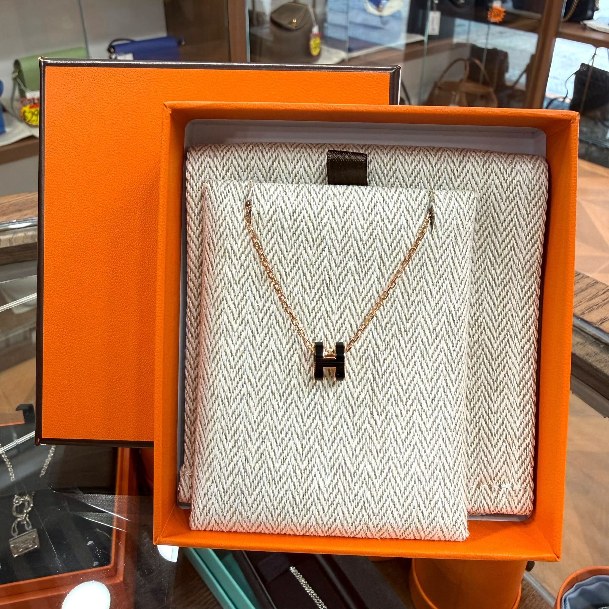 BRAND NEW HERMES NECKLACE MINI POP H NOIR ROSE 黑色玫瑰金 #愛馬仕頸鏈