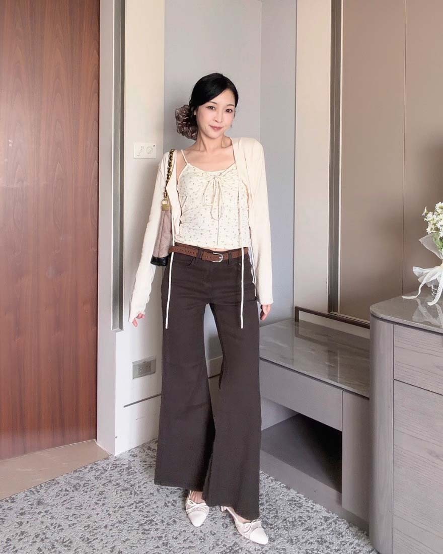 LINA LINA甜美法則綁繩碎花背心外套兩件組-溫柔杏