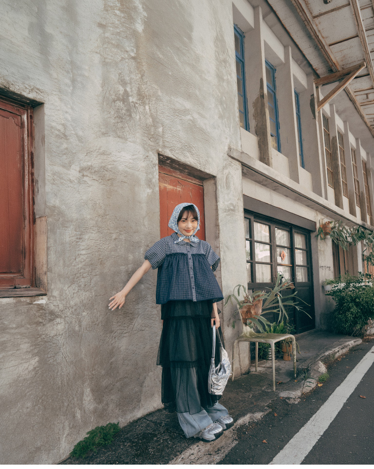 Plaid ruffled mesh puff sleeve Peter Pan collar top, available in two colors.【01025865】in stock+pre-order