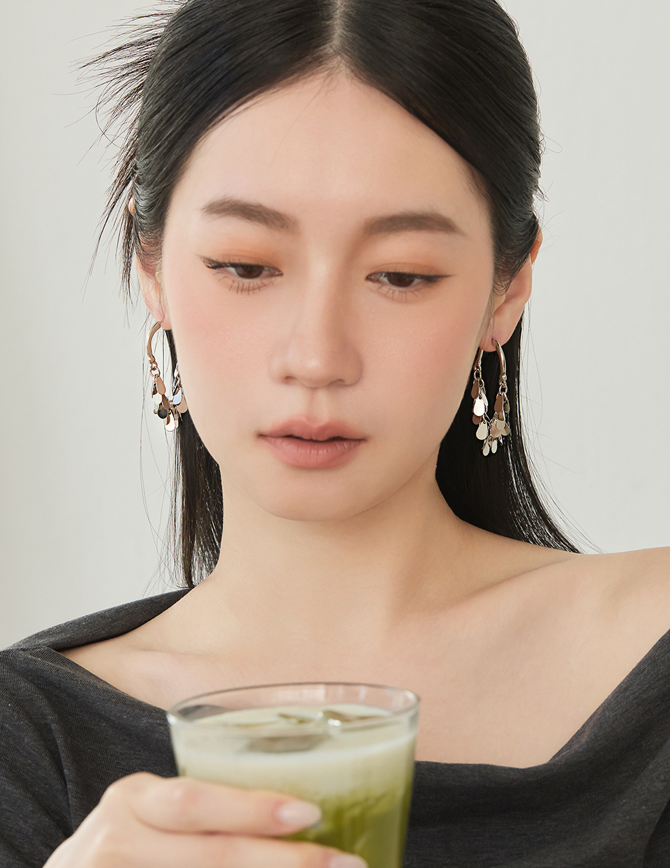 亮片流蘇。針式耳環