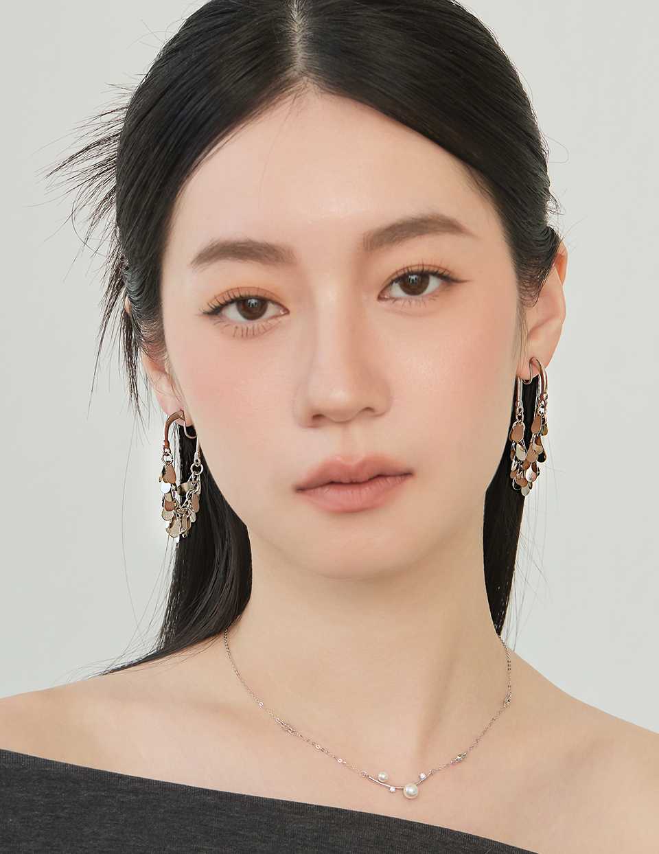 亮片流蘇。夾式耳環