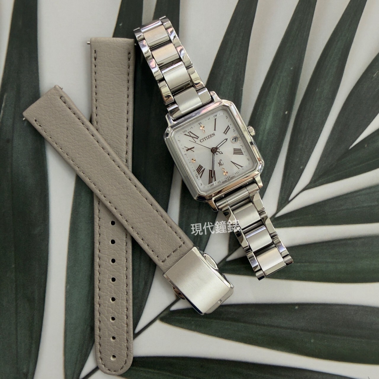【CITIZEN 星辰】XC 限量 輕奢光 光動能鈦金屬電波女錶 套錶 ES9500-51A 25.0X34.5mm現代鐘錶