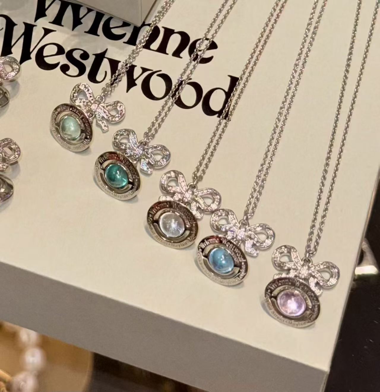 【5色入】Vivienne Westwood Octavie 蝴蝶結 土星吊墜 長款 頸鏈