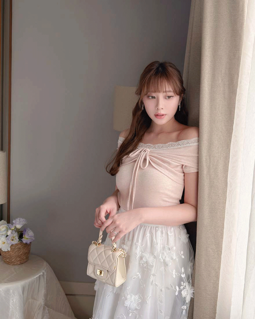 LINA LINA動人迷戀蝴蝶綁結蕾絲滾邊上衣-唯美粉