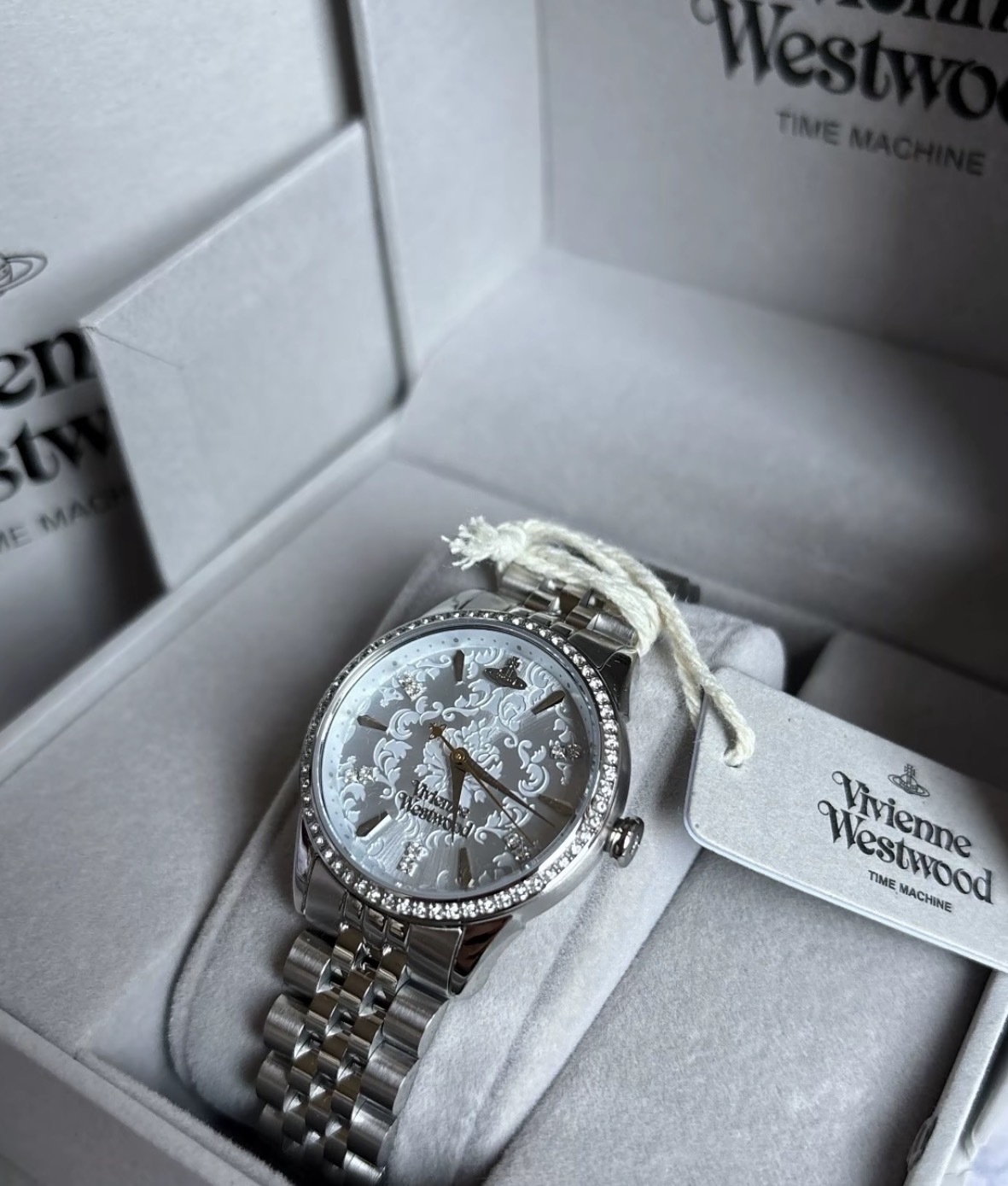 【2色入】Vivienne Westwood Little Wallace 鑽飾浮雕 32mm 碎花 不鏽鋼 手表