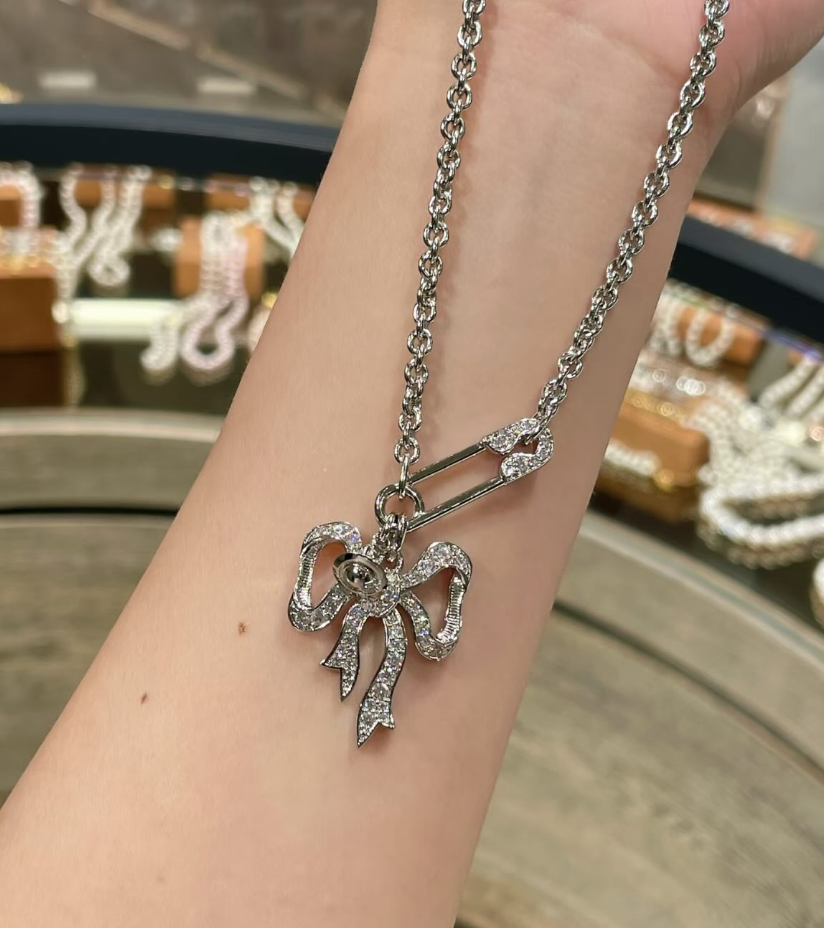LYS02300 Vivienne Westwood Lilith Pendant Necklace銀色