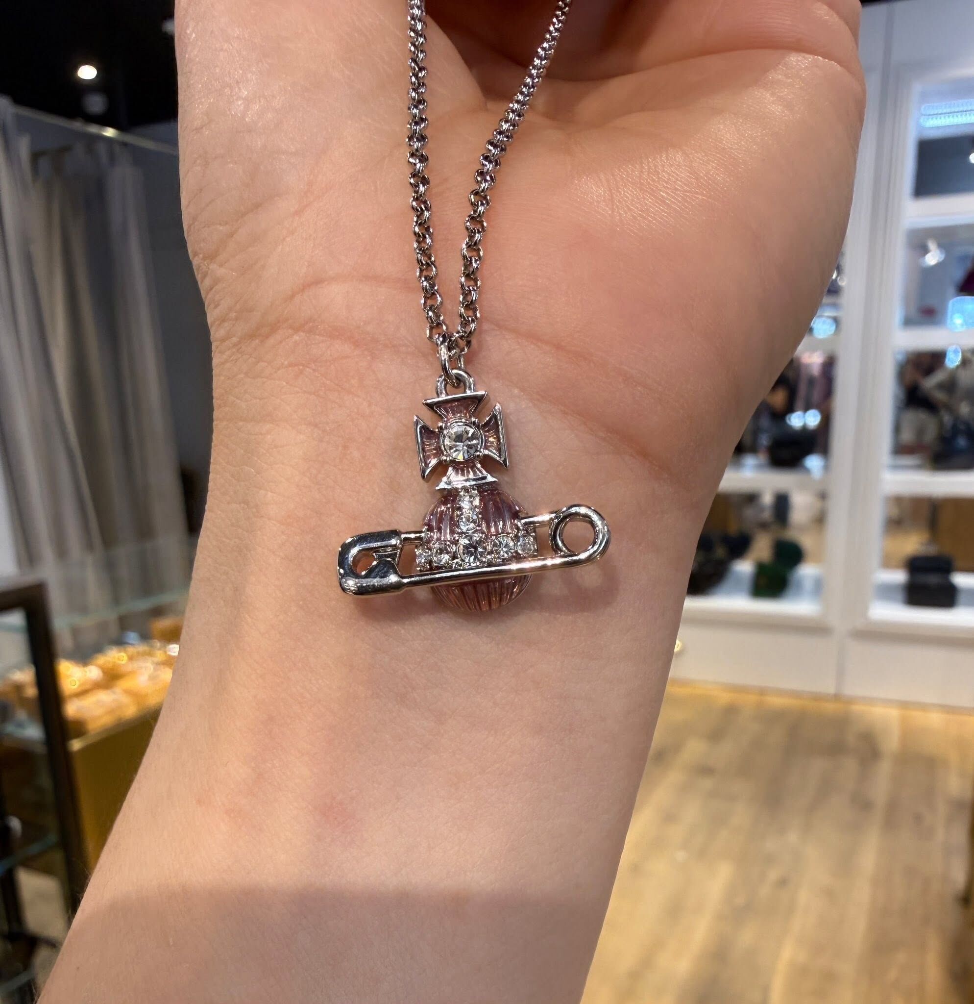 LYS02303 Vivienne Westwood 經典土星別針造型項鍊