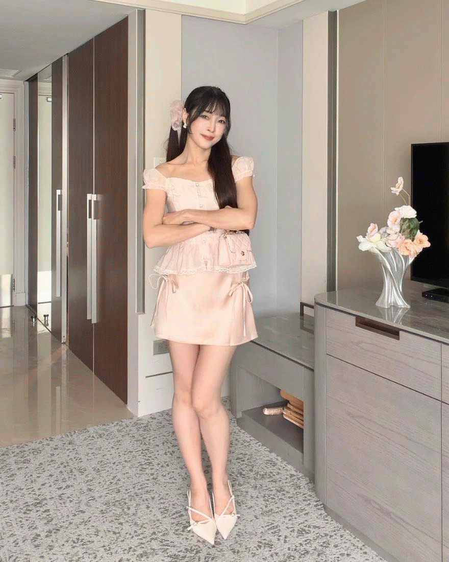 LINA LINA優雅甜絮蝴蝶結抓皺設計短裙-茱萸粉