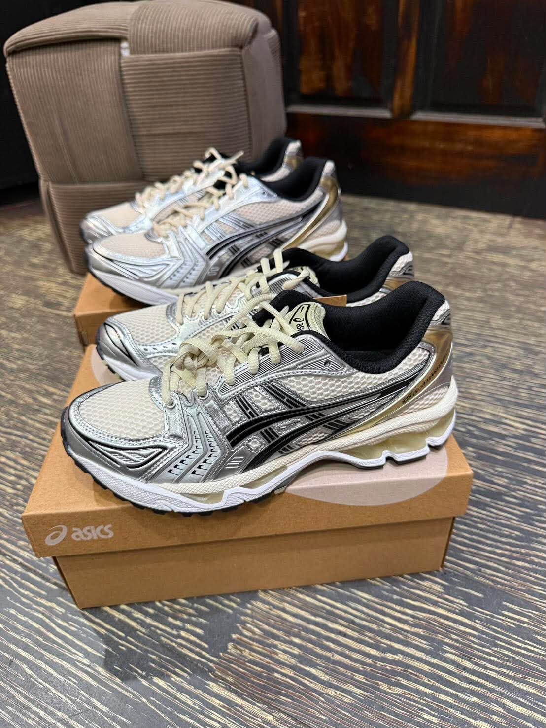 Asics GEL-KAYANO 14 男女 中性款 銀黃 運動休閒鞋 1203A537-200