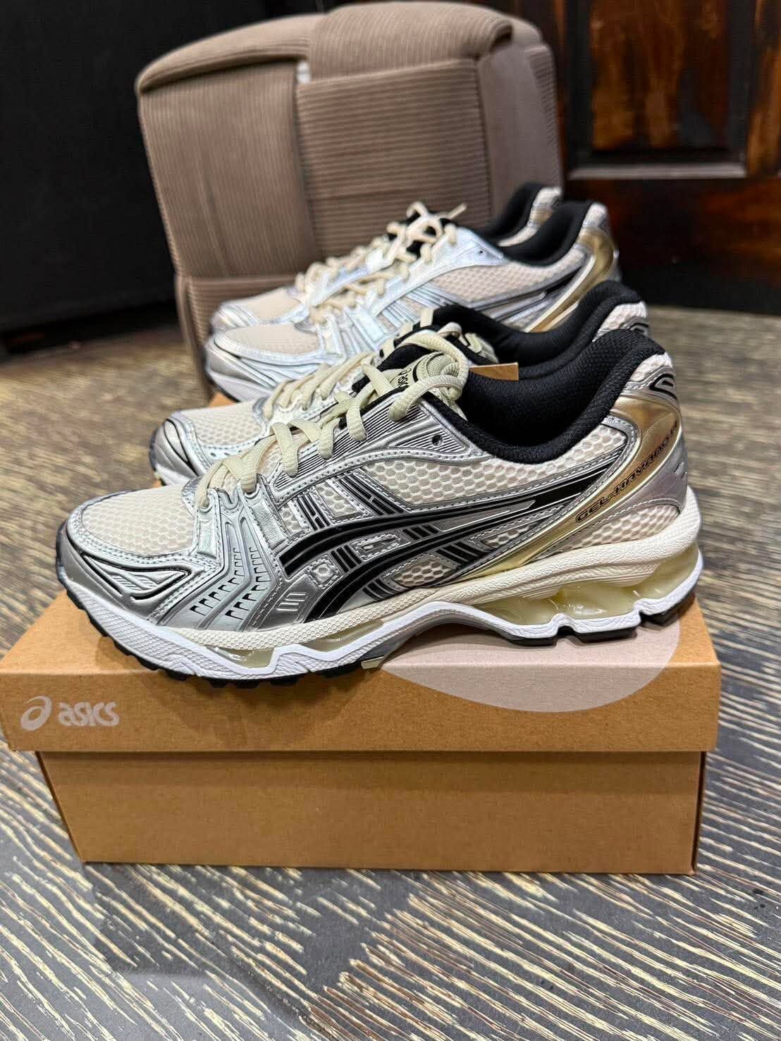 Asics GEL-KAYANO 14 男女 中性款 銀黃 運動休閒鞋 1203A537-200