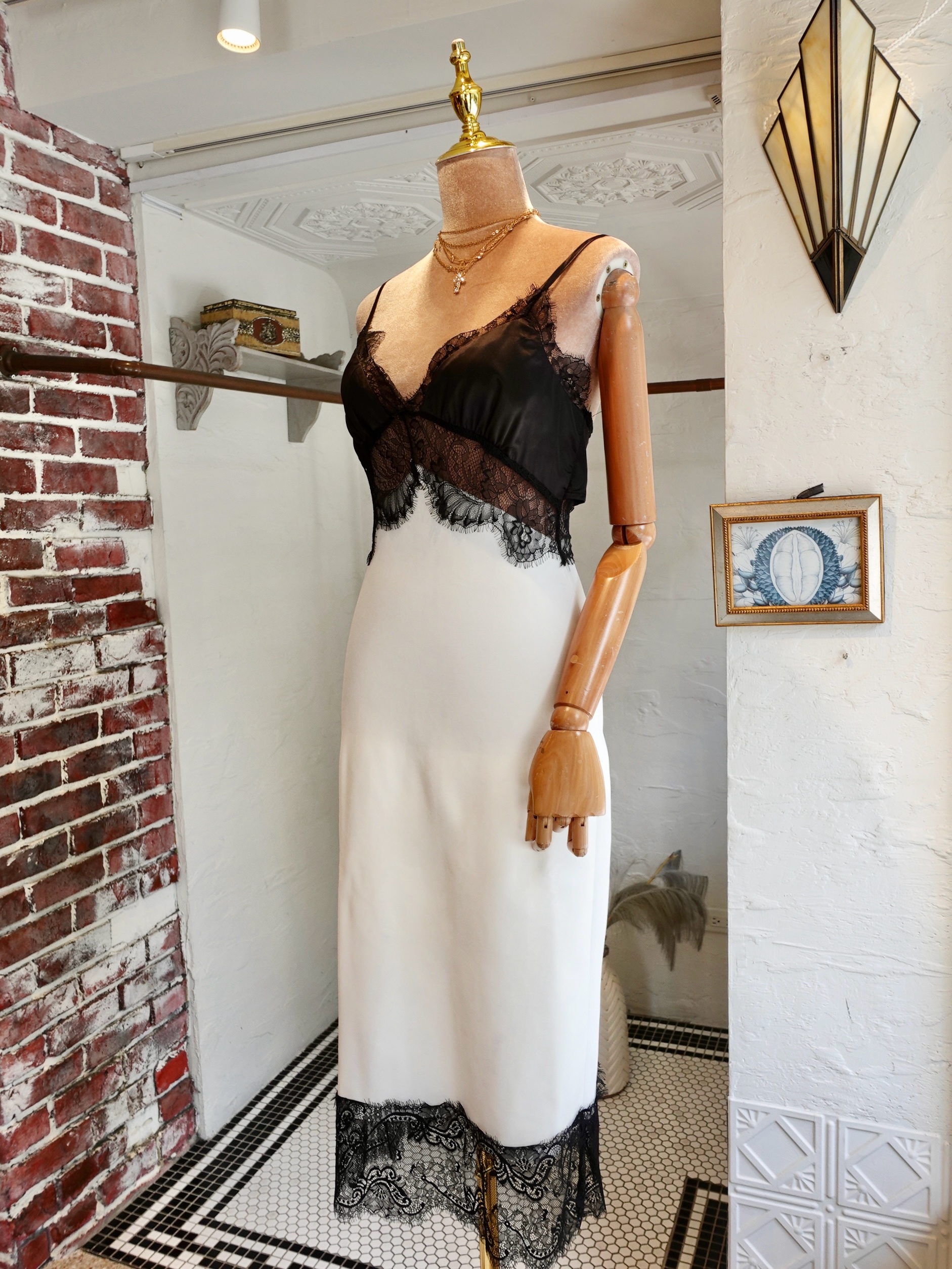 Black White黑白色緞面蕾絲繃帶Dress