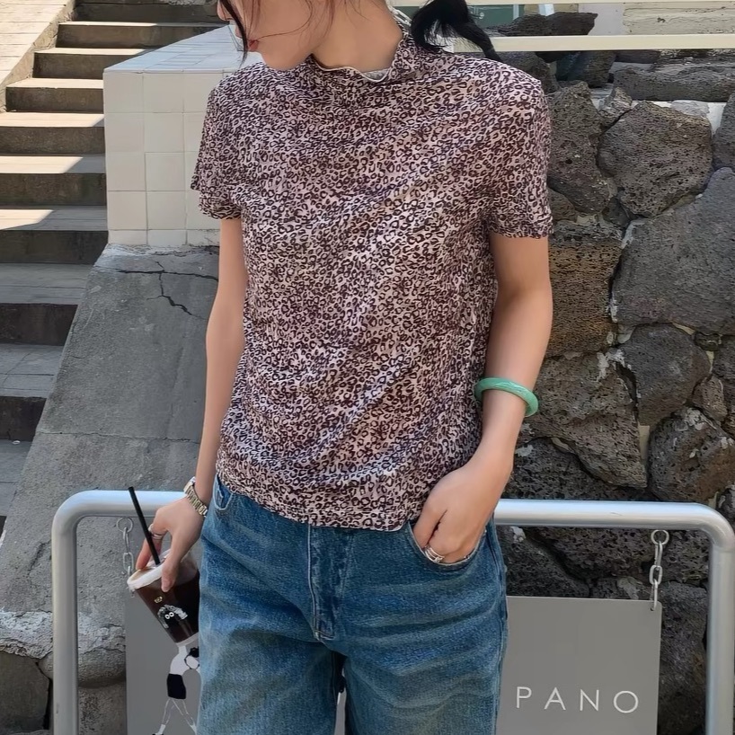 立領木耳邊豹紋上衣
