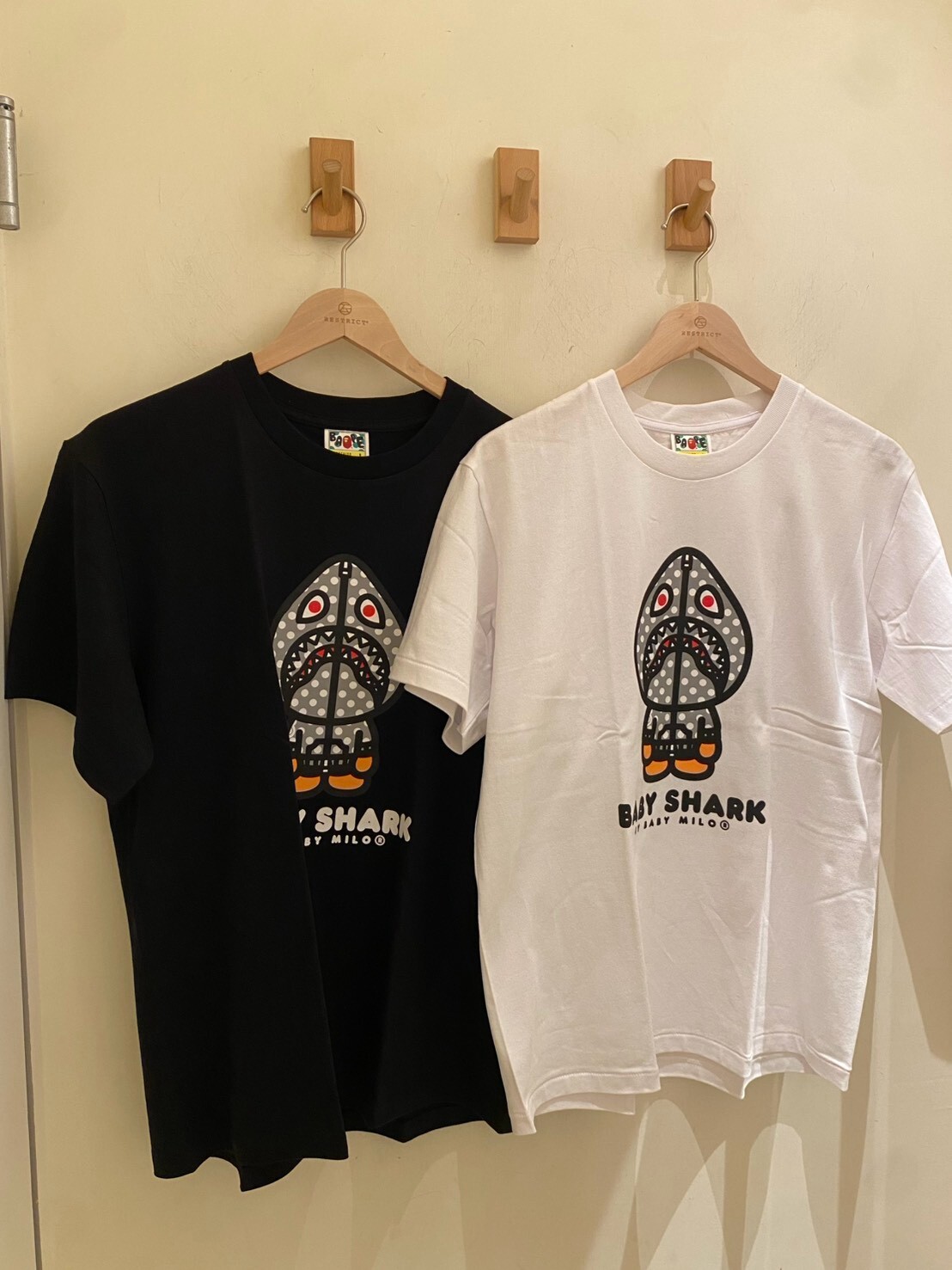BAPE  Baby Milo Shark 鯊魚外衣短T