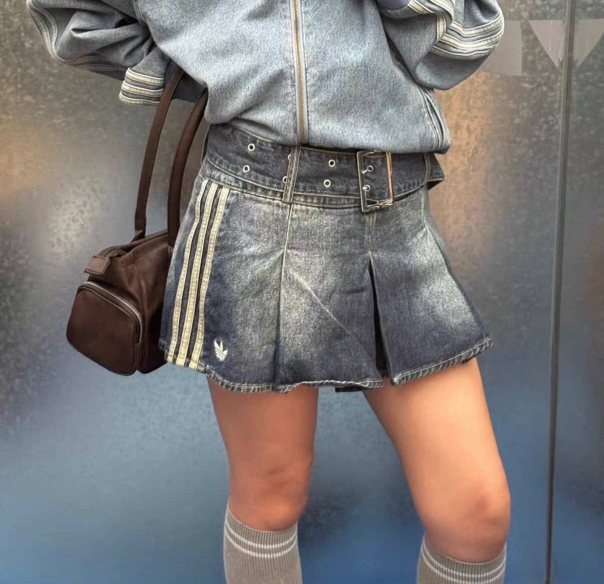 【Luxury】 ADIDAS ORIGINALS 三葉草愛迪達女子時尚百搭牛仔百褶短裙 辣妹風 運動 牛仔裙 KX3049 KX3050