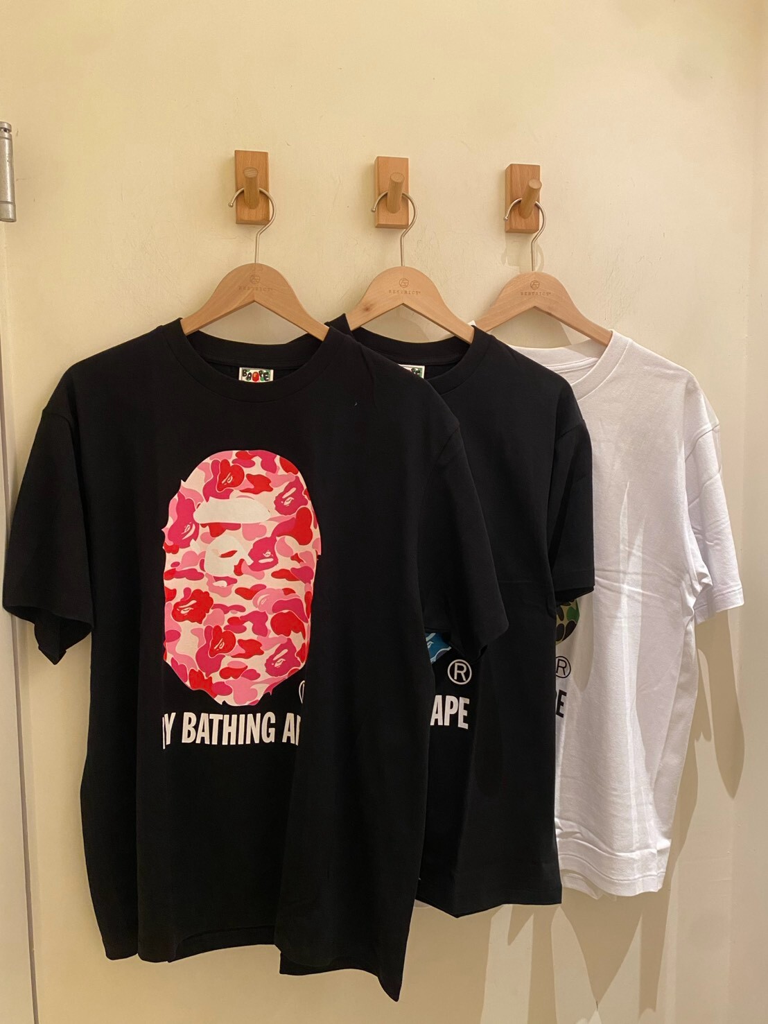 BAPE 彩色迷彩大猿人頭短 T