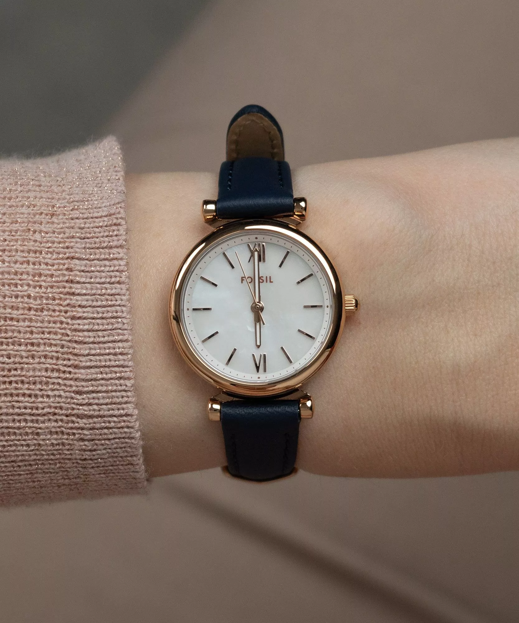 萬年鐘錶 - Fossil   珍珠母貝石英真皮女錶 ES4502  錶徑28MM