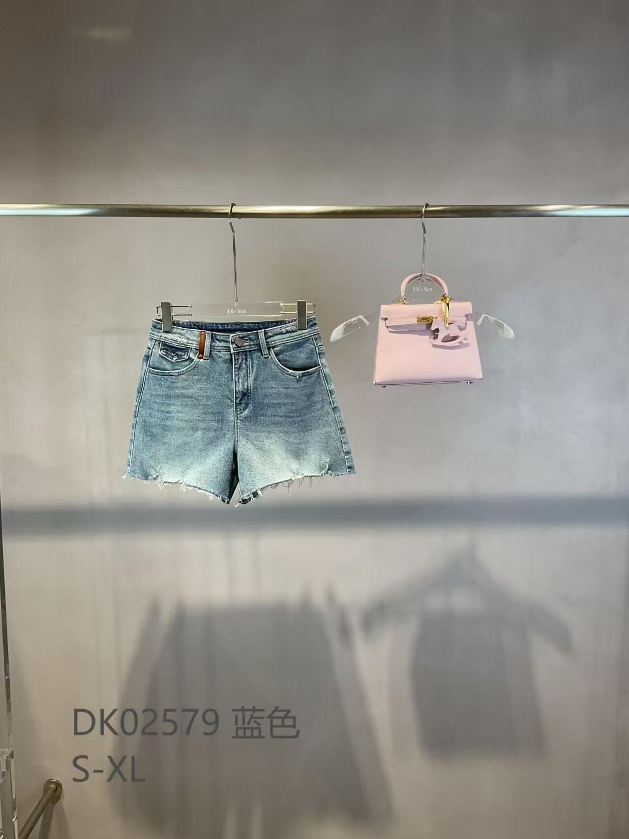 AO192 DK02579 -M