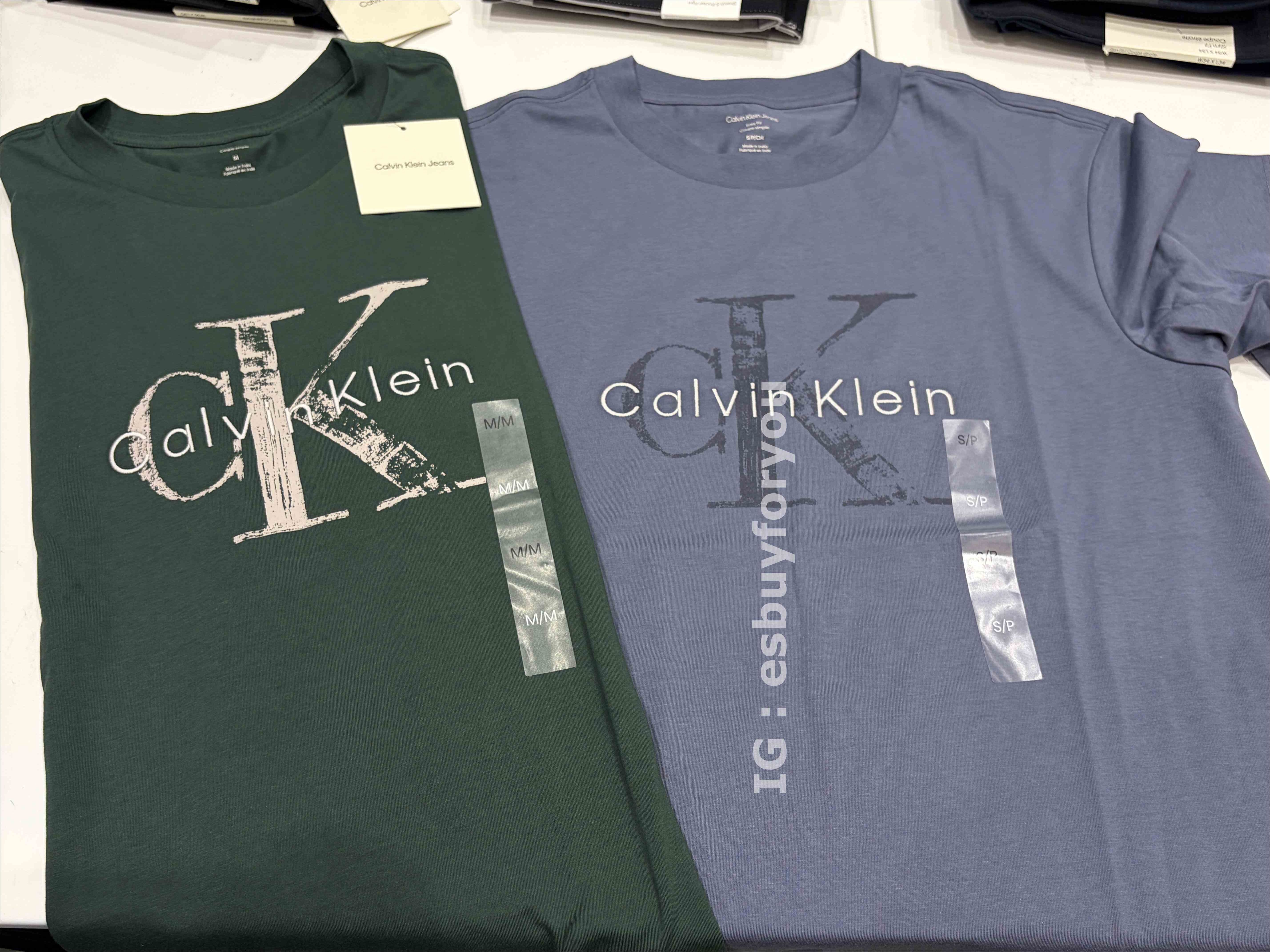 CK 男大人 仿舊 刺繡字樣 短TEE (2色)