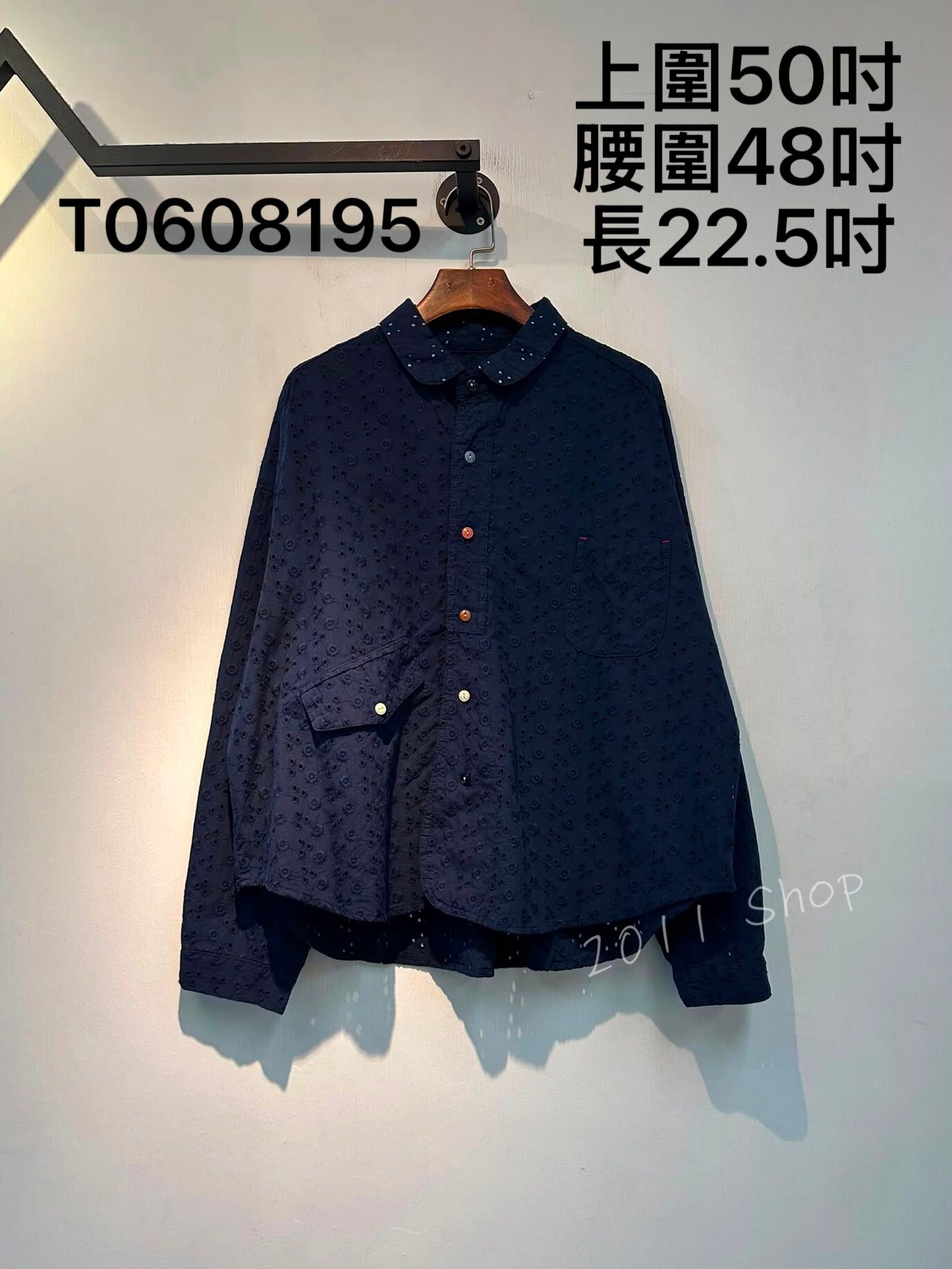 出口日本假口袋刺繡花花鈕扣TOP  上圍50吋 腰圍48吋 長22.5吋  T0608195