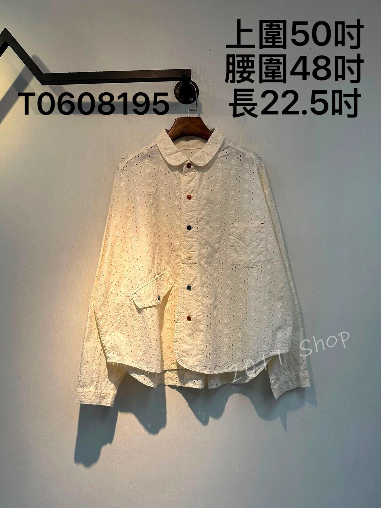 出口日本假口袋刺繡花花鈕扣TOP  上圍50吋 腰圍48吋 長22.5吋  T0608195