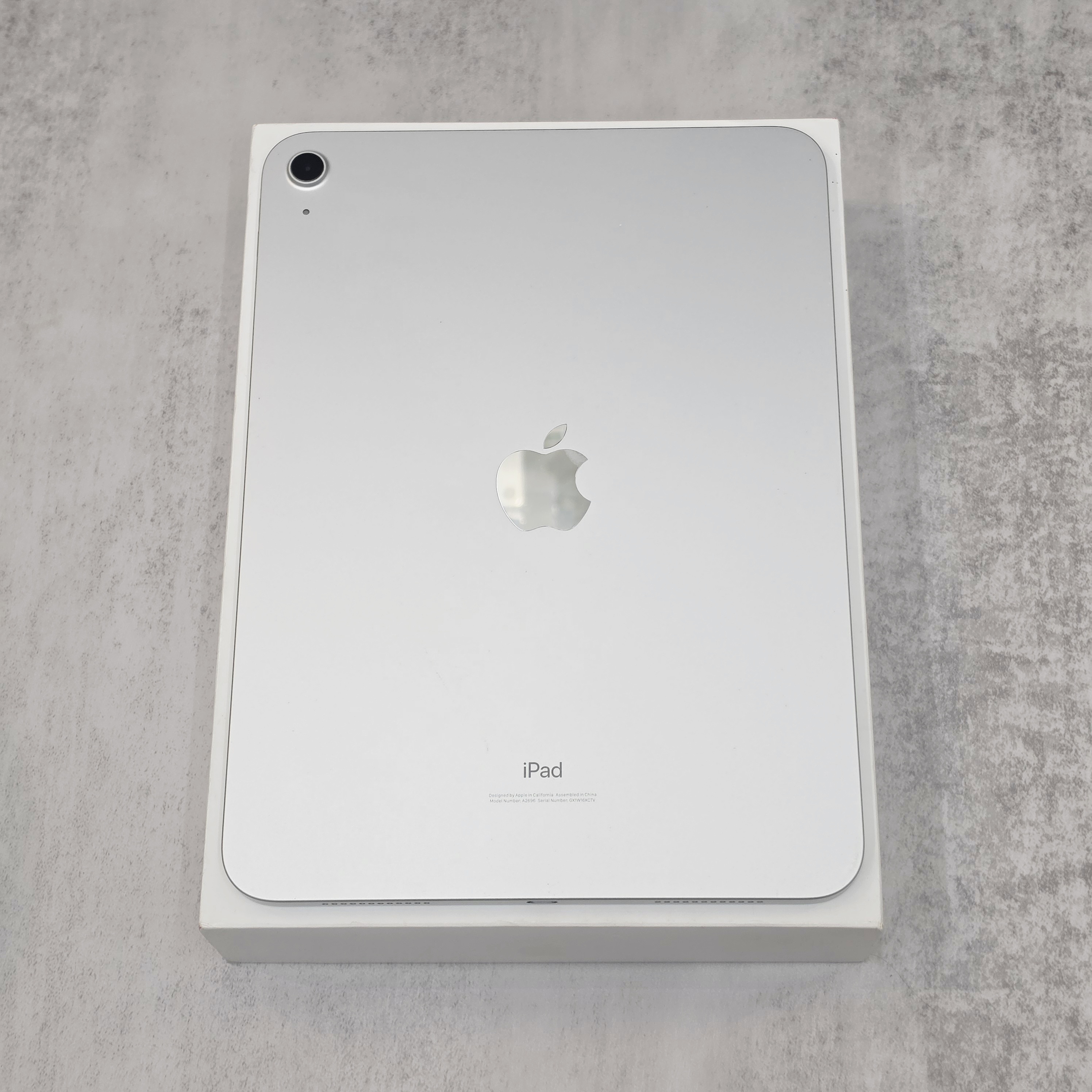 【二手】iPad 10（第 10 代） 10.9 吋 64GB 銀色