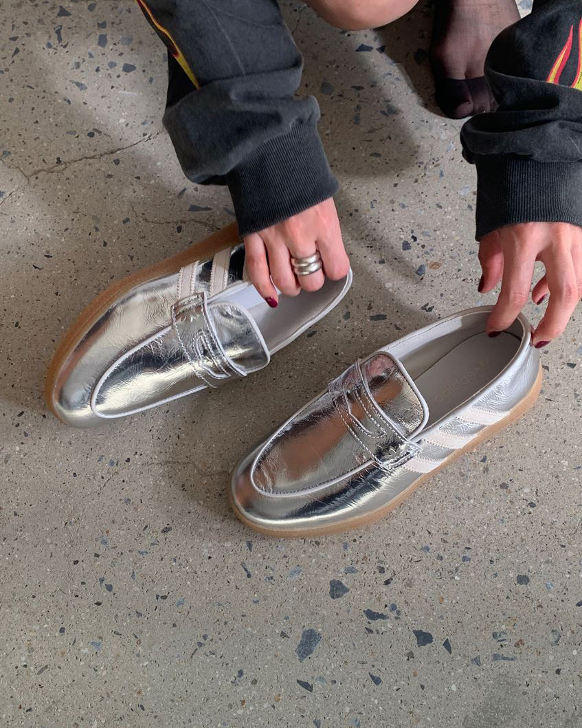 ADIDAS HANDBALL SPEZIAL LOAFER 液態銀奶油 灰銀 奶油白 米白 樂福鞋 復古 金屬標 三葉草 男女鞋 KK2787 / 預購