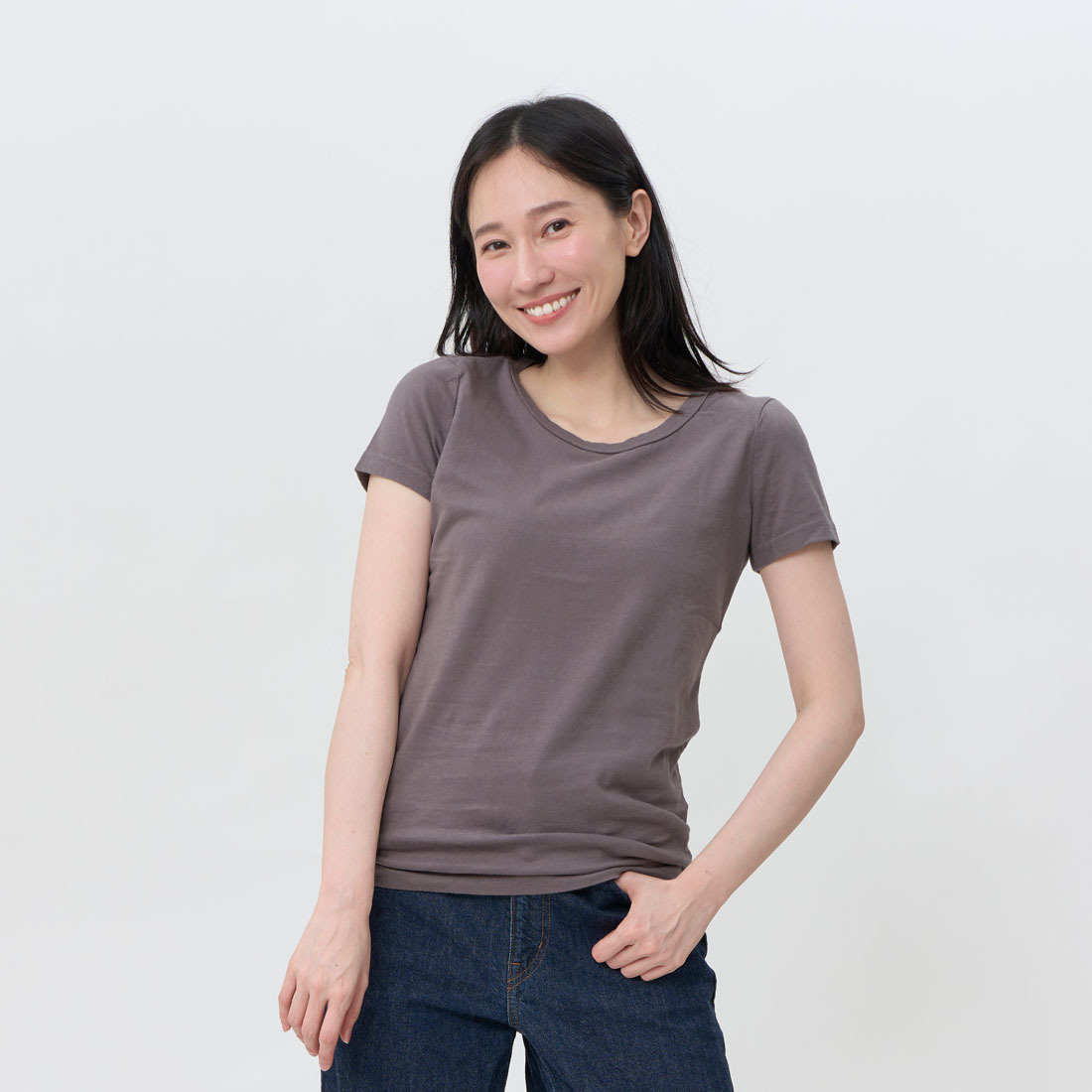 簡單合身圓領 素面 蜜桃棉 女T 深灰