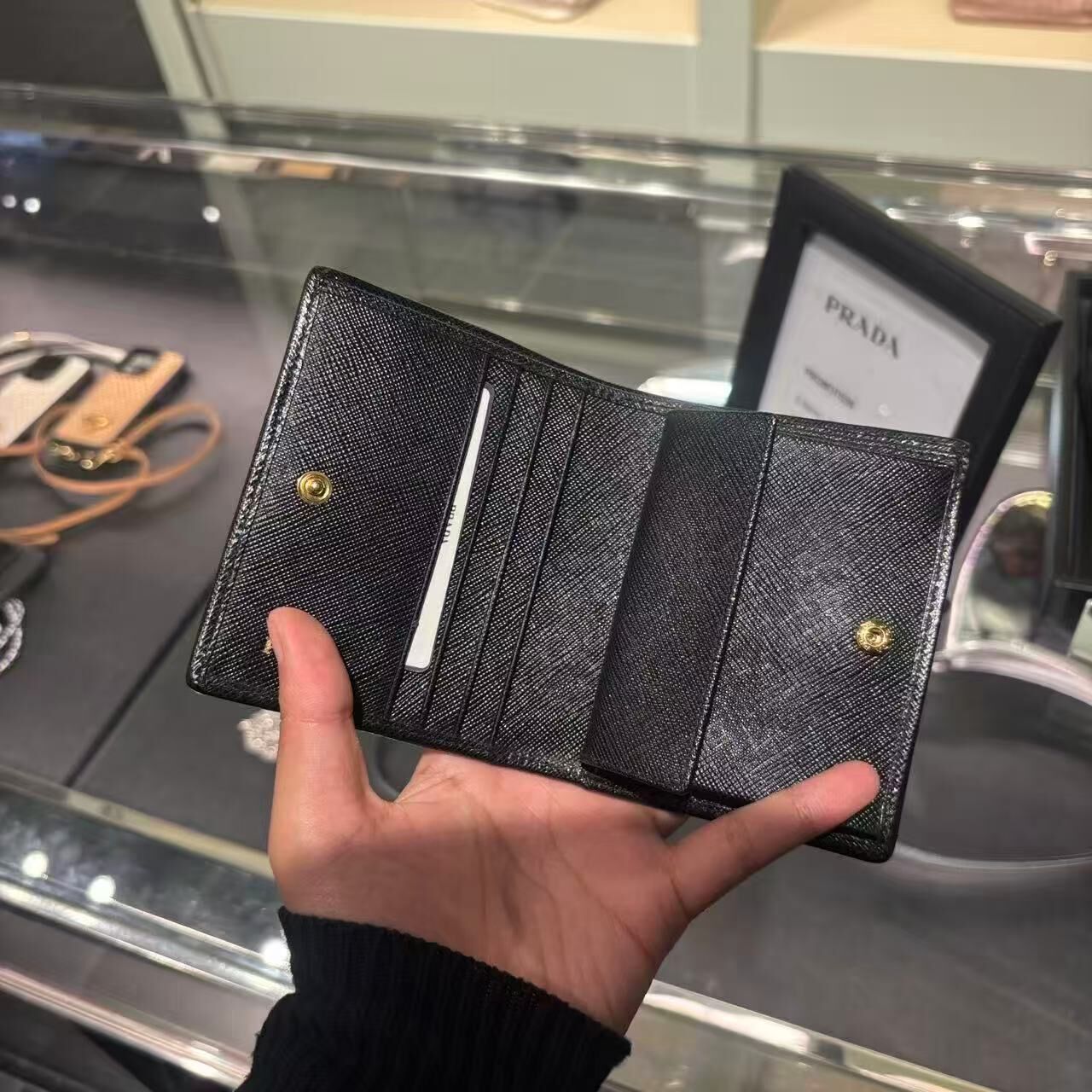 【預購】Prada S081901 銀包 (黑色)