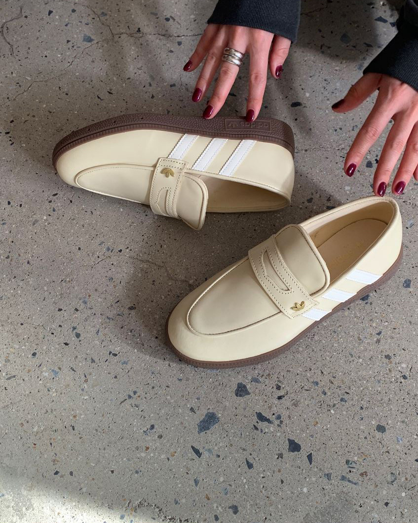 ADIDAS HANDBALL SPEZIAL LOAFER 香草奶油 奶油白 米色 米白 樂福鞋 復古 金屬標 三葉草 男女鞋 KI4774 / 預購