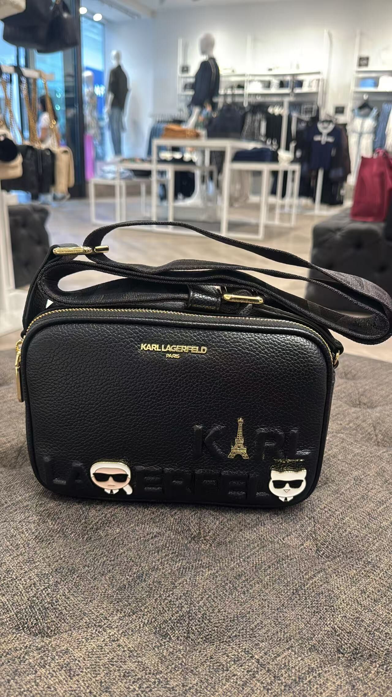 【預購】Karl Lagerfeld H0819100 MAYBELLE 壓紋斜背包
