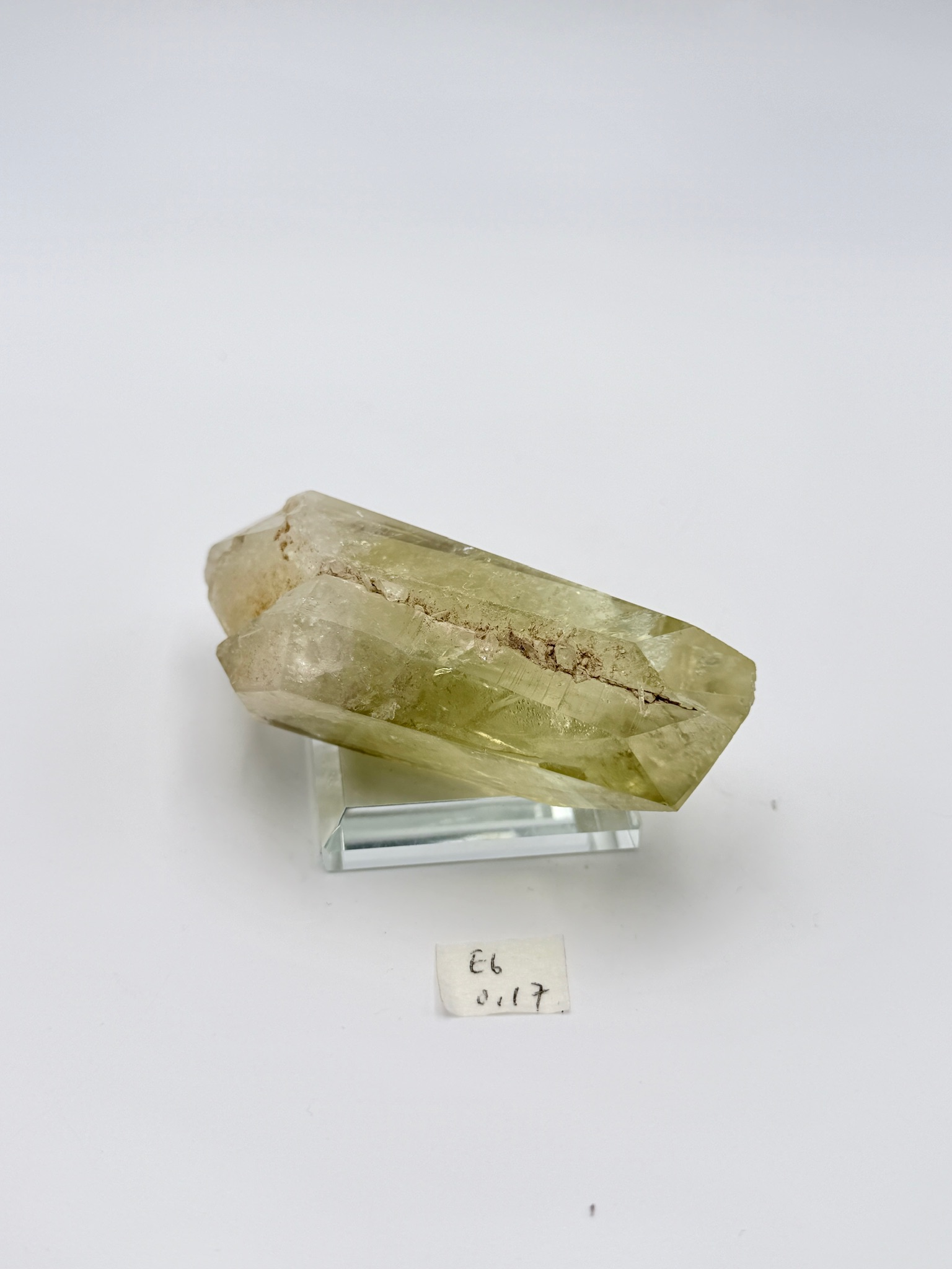 DQ006 E6 黃晶0.17kg