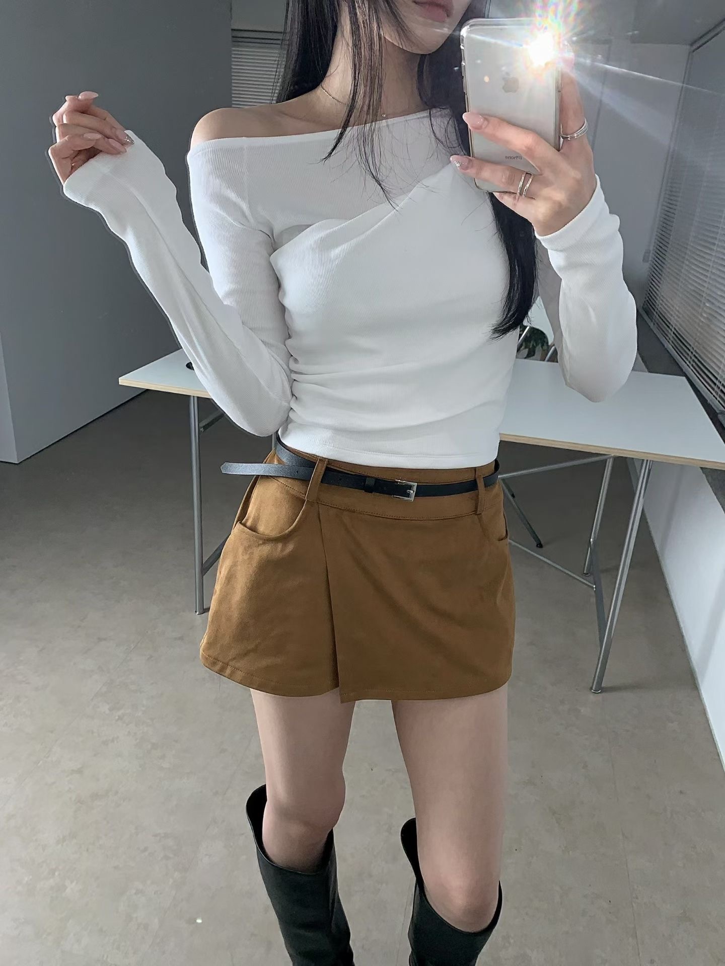 單露肩扭轉長袖T