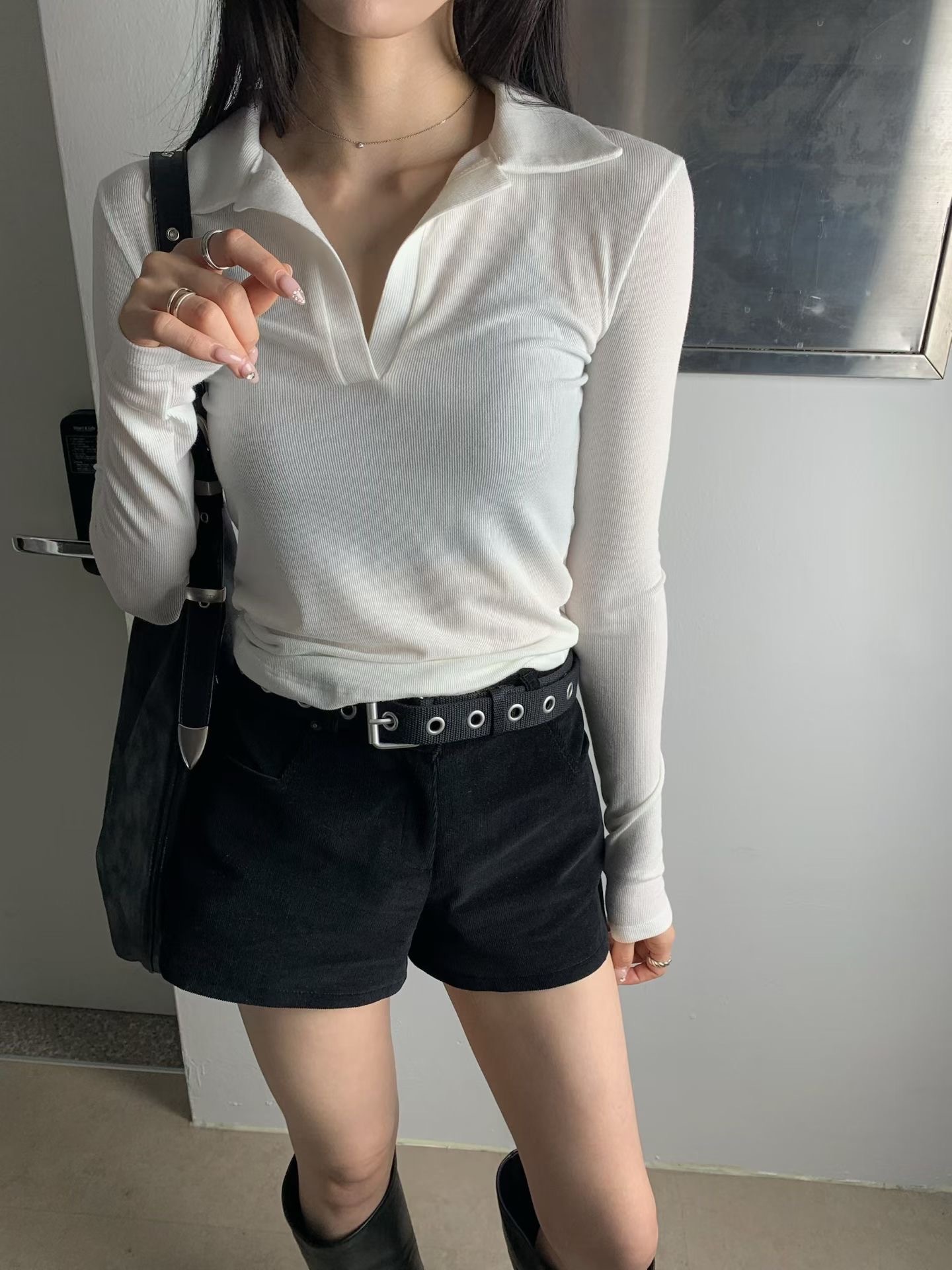 有領開V素面T