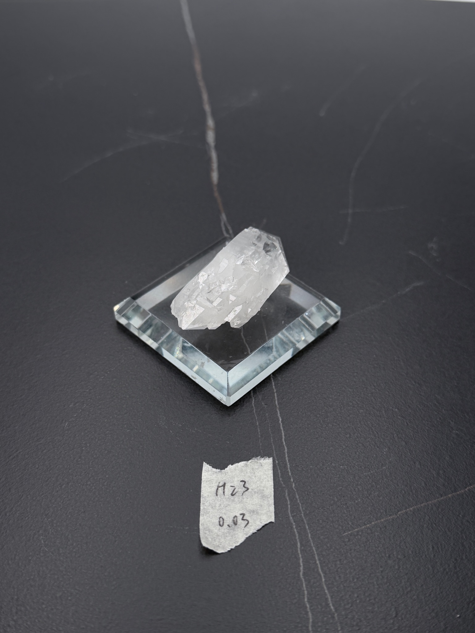 DQ038 H23 骨幹水晶0.03kg