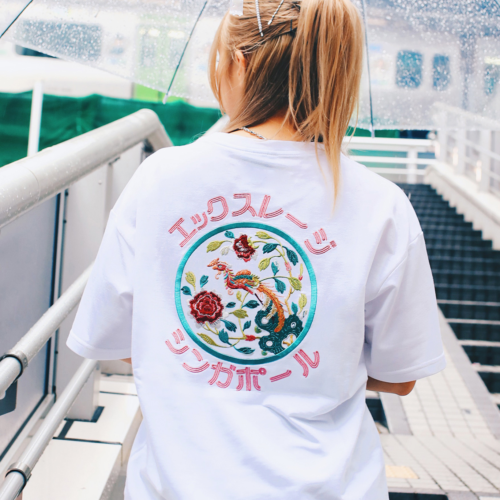 プラナカン食器柄　Tシャツ