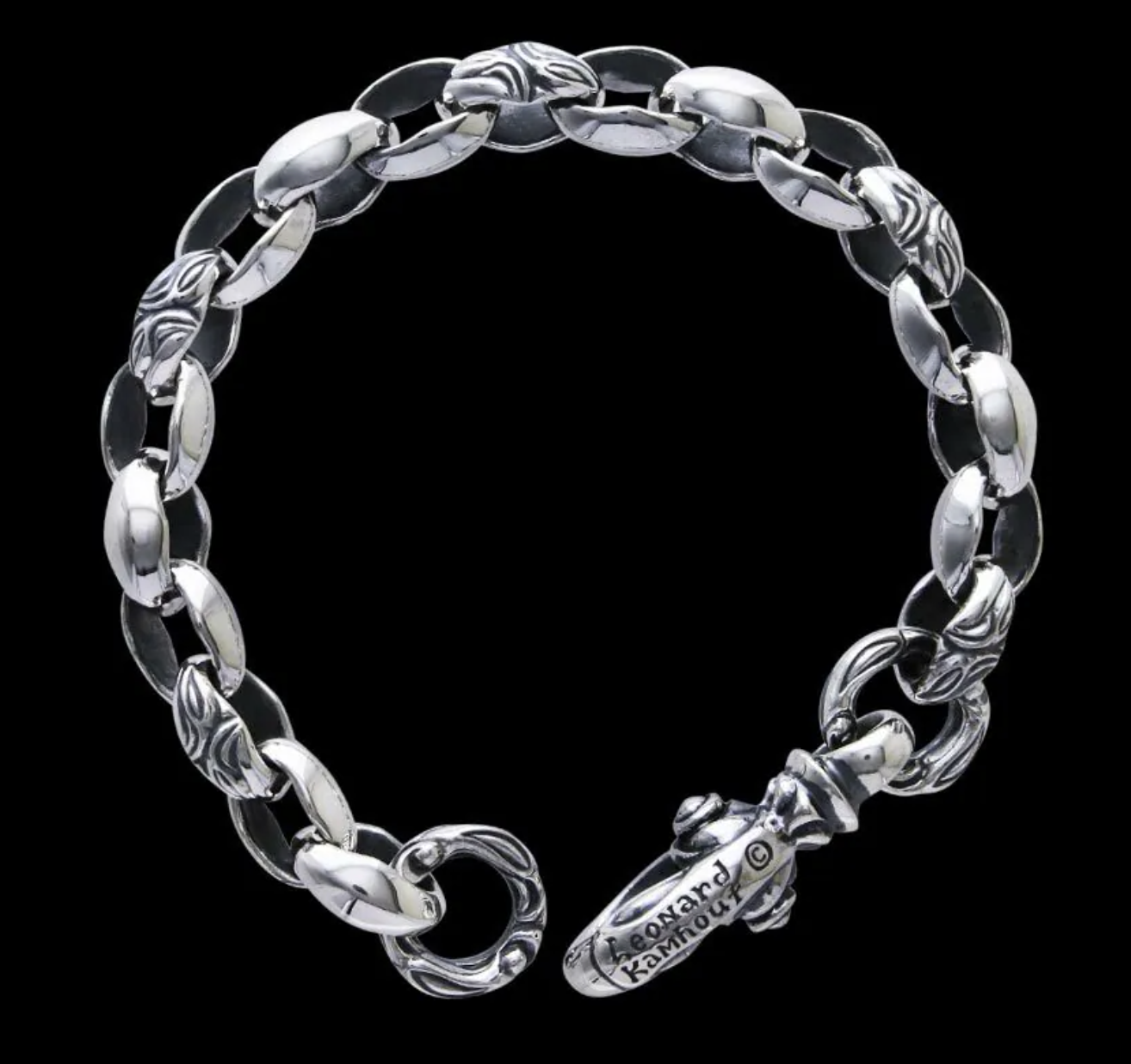 Carved Silk Link - Small (Cygnet Circle)