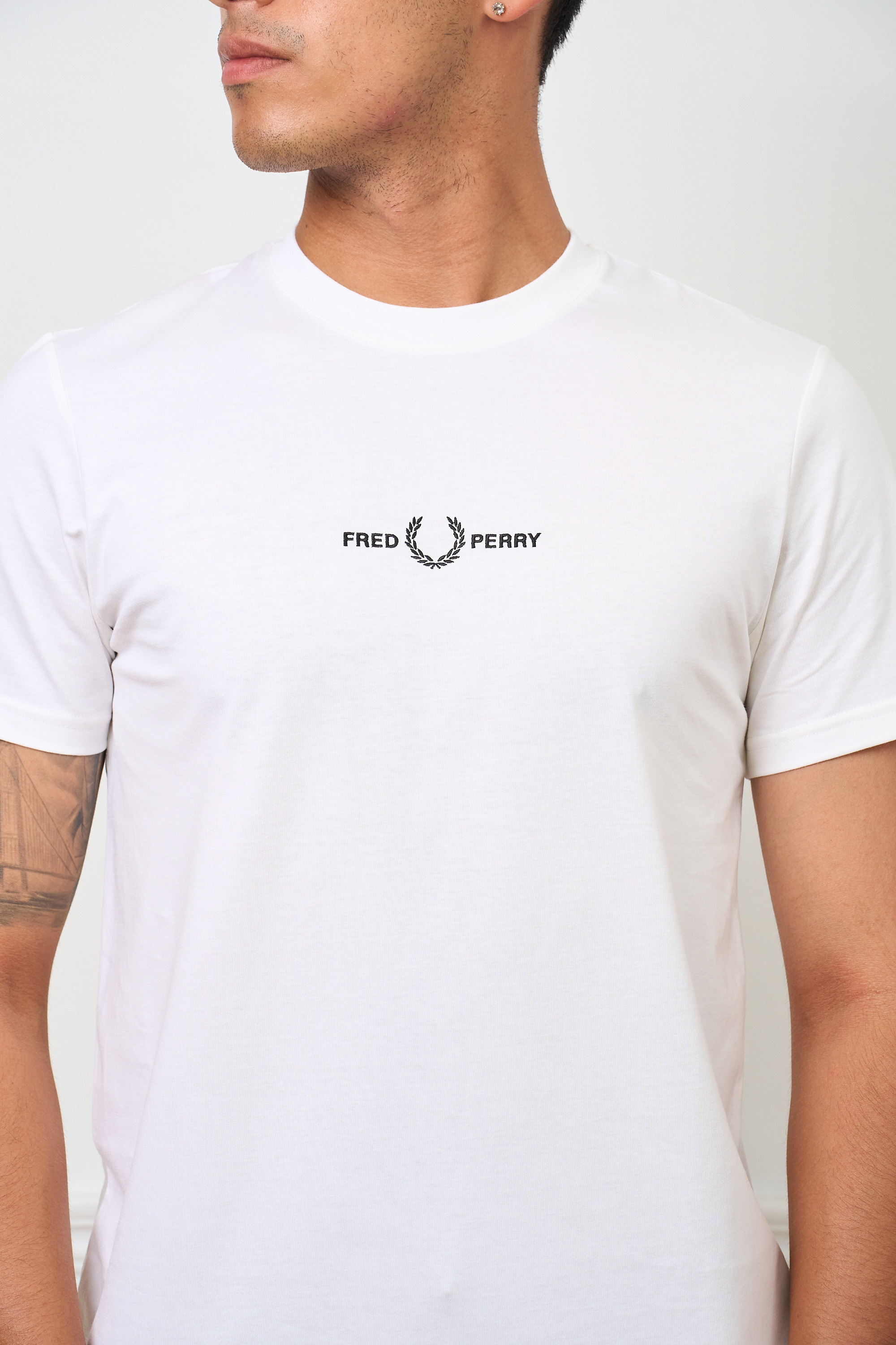 FRED PERRY 月桂冠刺繡圓領衫 EMBROIDERED T-SHIRT【M4580】