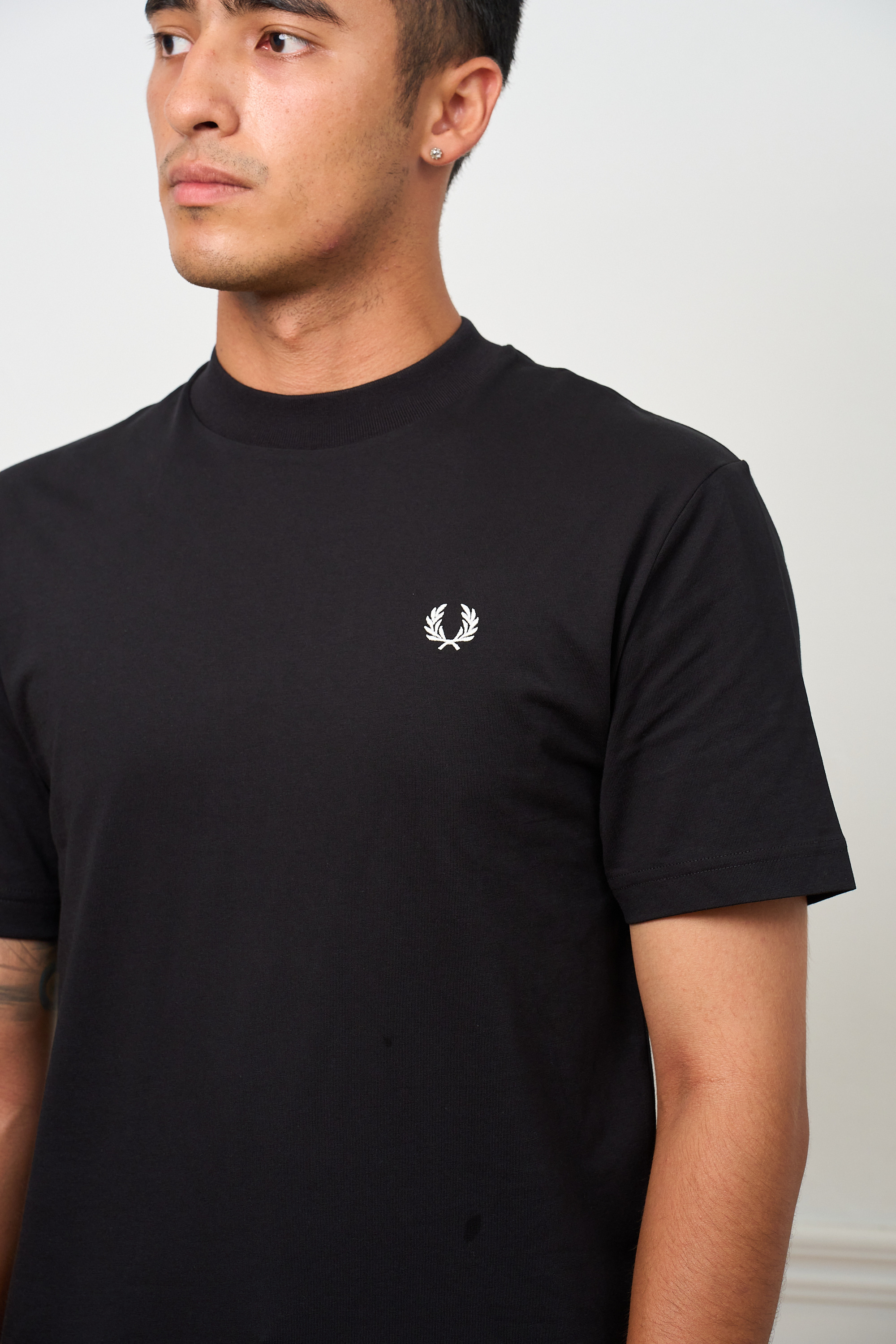 FRED PERRY 科技反光月桂葉短袖 REFLECTIVE LAURELWREATH TSHIRT【M3491】